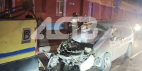 Перед всмятку: в Южно-Сахалинске водитель врезался в дорожный пылесос и сбежал с места аварии - News.Astv.Ru
