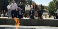 День города Пятигорска начался с возложения цветов к Воинскому мемориалу. - Пятигорская правда