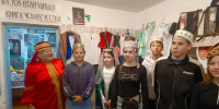 Учащиеся краеведческого объединения "Подробности о Яшкинском районе" детского туристского центра и учащиеся Красносельской ООШ совершили познавательную поездку, приуроченную к новому государственному празднику - Дню языков народов России (который отмечается 8 сентября, в день рождения поэта Расула Гамзатова). - 5371535581473 - Управление культуры