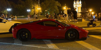 Красный Ferrari заметили вечером на Центральной набережной Волгограда - Газета Городские вести