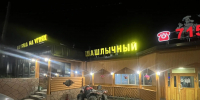 В Ухте водитель квадроцикла с тремя пассажирами врезался в «Шашлычный дворик» - Bnkomi.Ru