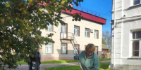 Битва с листопадом: Педагоги «Центра творчества» преобразили территорию - Газета Макарьевский вестник