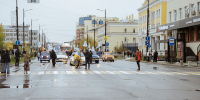 В День города на проспекте Ленина состоялось шествие трудовых коллективов - Администрация г. Якутск