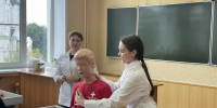 Волонтеры ЛМК обучили школьников приемам первой помощи - Липецкий медицинский колледж
