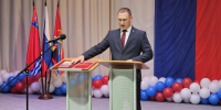 Колымские парламентарии поздравили нового главу Сусуманского округа со вступлением в должность - Магаданская областная Дума