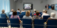 Получатели социальных услуг Новоусманского района посетили детскую библиотеку - РИА Новости Новой Усмани