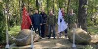 Пожарные из Лобни  привели в порядок исторический мемориал - ГУ МЧС МО
