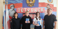 В Петровском отделе МВД России по Саратовской области вручили паспорта двум юным горожанам - Сетевое издание Петровские вести
