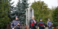 Московские росгвардейцы провели памятное возложение цветов к мемориалу жертв теракта на Каширском шоссе - Росгвардия
