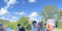 Встреча координатора АРО ЛДПР Сергея Булаева с жителями/ фото пресс-служба ЛДПР - ИА Амител