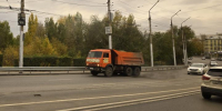 Рабочий получил тяжелые травмы после падения грузовика в Аткарске - SaratovNews.Ru