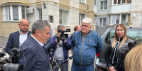 Александр Хинштейн осмотрел объекты, поврежденные сбитой ракетой ВСУ в Курске - Курская правда