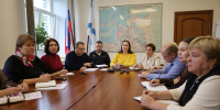 Глава Пинежского округа Людмила Колик провела еженедельное совещание с руководителями отделов администрации и организаций Пинежья - Пинежский муниципальный район