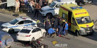 Жёсткое ДТП с мотоциклистом произошло в Новосибирске на улице Выборной - Precedent.TV