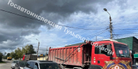87-летняя женщина попала под колеса фуры на улице Карпова в Туле - Комсомольская Правда