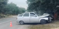 В Курске 17-летний водитель врезался в дерево на улице 1-я Степная - Городские Известия