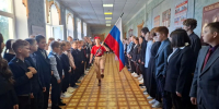 Помощник Чамзинского благочинного по работе с молодежью посетил торжественную линейку поднятия Флага РФ в Комсомольской СОШ №1 - Ардатовская епархия