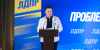 Дмитрий Новиков: ЛДПР добьётся достойной оплаты труда для всех учителей! - ЛДПР
