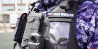 Росгвардейцы задержали рецидивиста, пытавшегося обокрасть алкомаркет в Подмосковье (видео) - Росгвардия