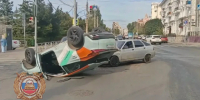 Каршеринг взлетел на крышу: в центре Самары иномарка перевернулась после неудачного разворота - Комсомольская Правда Самара