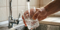 Как сделать водопроводную воду артезианской: 7 способов очистки без фильтров и химии - Progorod33.Ru