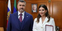Фёдор Щукин вручил Жасмин почетный знак Дагестана «За милосердие и благодеяние» - Дагестанская правда