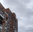 С крыши недостроя в Омске бросают стекла и кирпичи - власти назвали сроки устранения нарушений - ИА Новый Омск
