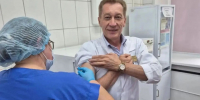 Главврач Абаканской больницы одним из первых поставил привику - ИА Хакасия