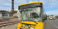 В Ярославле автобус 42-го маршрута врезался в грузовик - Газета Новый вестник