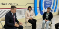 Глава округа провёл встречу с родными наших героев — тех, кто отдал свои жизни за Отчизну в зоне проведения СВО. - Краснояружский район