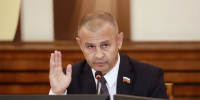 фото Юрия Хомича: на снимке - Игорь Умербаев - Законодательное собрание