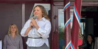 Елена Гопина подписала постановление о премировании лучших педагогов - ИА Хакасия