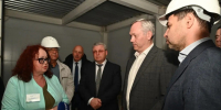 Губернатор Андрей Травников проконтролировал ход строительства объектов здравоохранения в районах области - Правительство Новосибирской области