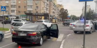 В Белгороде на перекрестке столкнулись две «Тойоты», одна из них сбила пенсионера на пешеходном переходе - Комсомольская Правда
