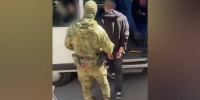 Полицейские задержали жителя Крыма, организовавшего в Воронеже узел связи для телефонных мошенников: видео - РИА Воронеж