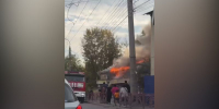 Пожар на Рабочего Штаба. Скриншот видео из телеграм-канала «Сводка» - Irk.Ru