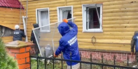 Волонтеры помогают в ликвидации последствий ночной атаки на Курск - Единая Россия