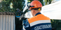 Специалисты «Севастопольэнерго» выполняют аварийную обрезку деревьев у линий электропередачи - Орлиновский муниципальный округ