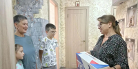 Комплект спутникового ТВ передали матери погибшего бойца СВО в Тюмени - ИА Тюменская линия