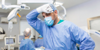 На стол к владимирским хирургам попал пациент с полутораметровой трубкой в животе - Zebra-TV.Ru