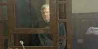 Просился домой: Суд отправил в СИЗО петербуржца, который ударил ножом случайную прохожую - Комсомольская правда