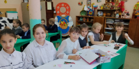 11 сентября в группе «Юный художник» МБУДО ЦДТ состоялась творческая встреча педагога с обучающимися «Карусель мастеров». - Администрация г. Клинцы