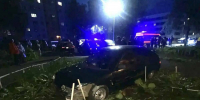 Видео: Подросток на «Ладе» влетел в женщину на тротуаре во дворе в Челнах - ИА Татар-информ