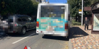 Пассажирка автобуса упала при отъезде от остановки в Ставрополе - ИА Победа 26