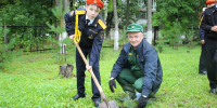 В Саранске около школы высадили 17 елей в память о погибших выпускниках - Info-Rm.Com