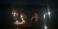 Спасатели МЧС Тувы эвакуировали с острова на Енисее застрявших рыбаков - МЧС Республики Тыва