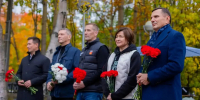 В Мурмашах открыли после реконструкции памятник Сергею Мироновичу Кирову. - Кольский район