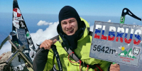 Параальпинист Рустам Набиев потряс участников МФМ-2026 историей о покорении мировых вершин на руках - Газета Новый путь