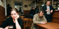 Пристрастие к алкоголю незаметно может перерасти в полноценную болезнь  | Источник: Филипп Сапегин / Городские порталы - 29.Ru