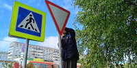 В Эжвинском районе приводят в порядок дорожные знаки - Эжвинский район
